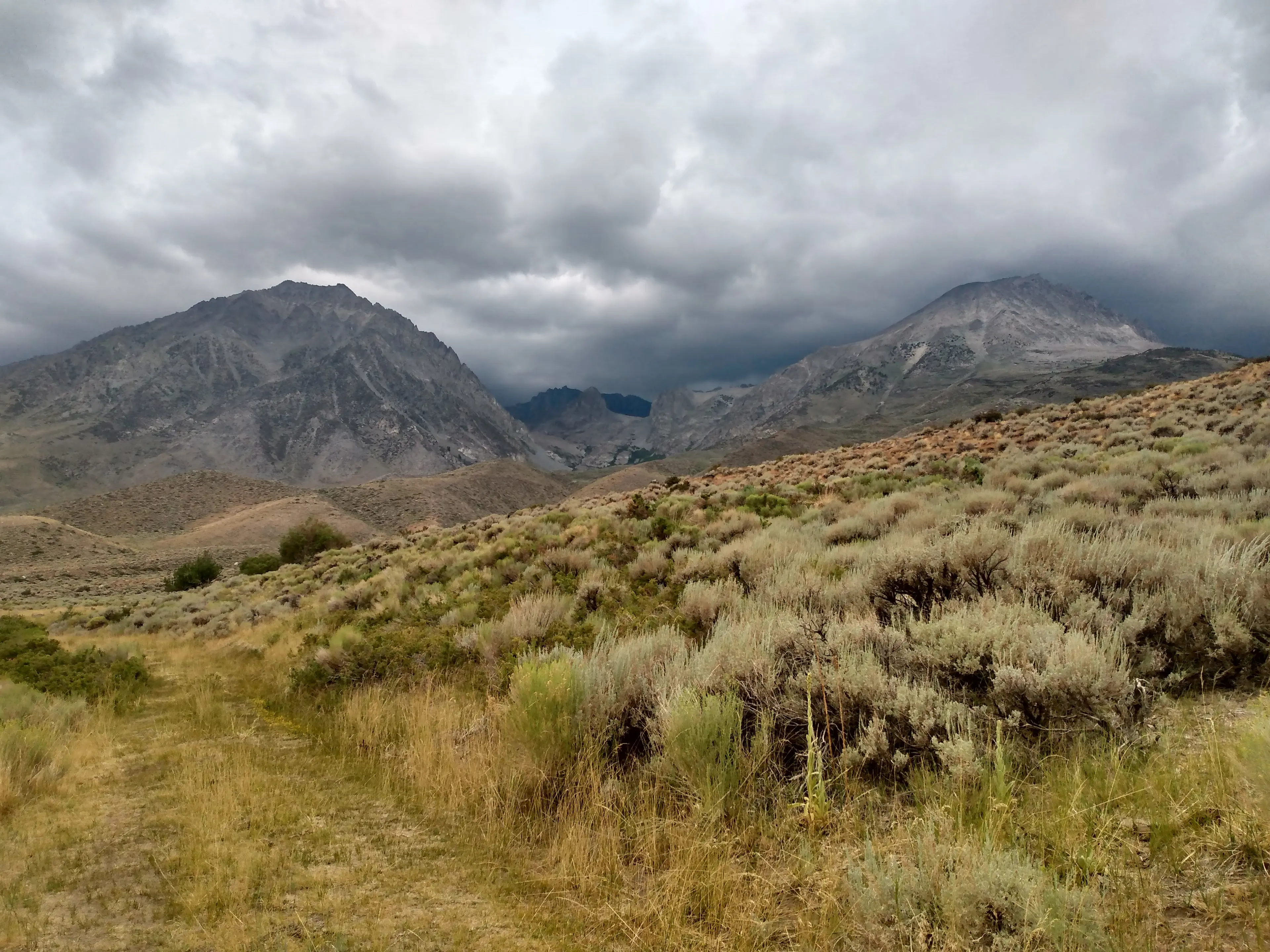 Mount Tinemaha (L) and Birch Mountain (R)